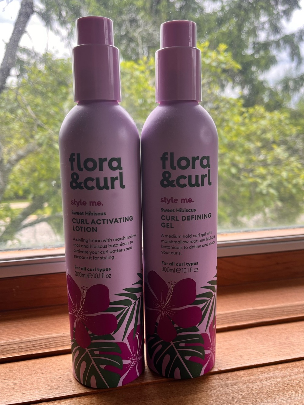 Flora & Curl curl activating lotion & curl defining gel 300ml each used 1-2x!